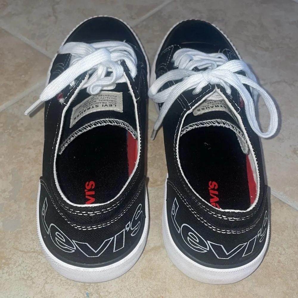 *GORGEOUS* *LIKE NEW* Levi’s Canvas Shoes Women's Size 7 - Picture 3 of 9